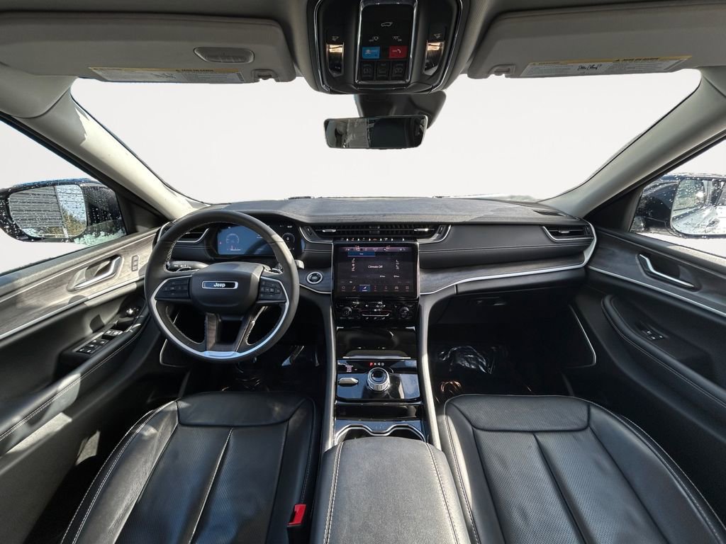 Used 2023 Jeep Grand Cherokee L Limited w/ Luxury Tech Group II image 13