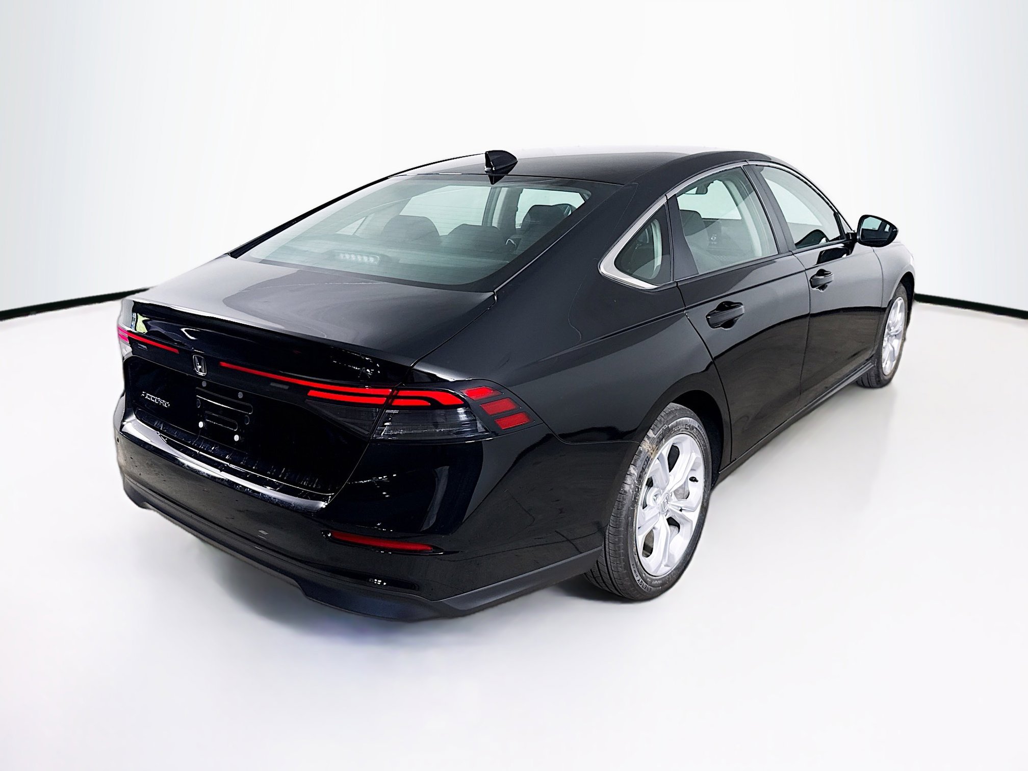 Certified 2025 Honda Accord LX image 29