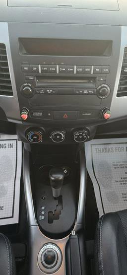 Used 2010 Chevrolet Suburban LTZ image 13