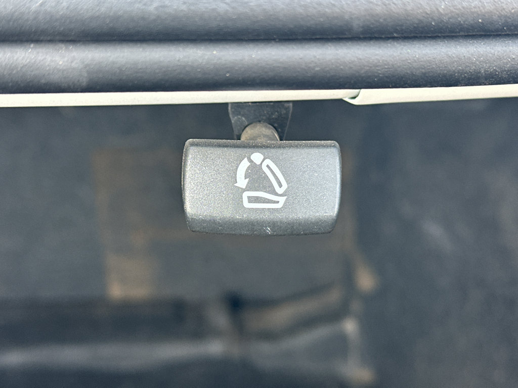 Used 2018 Chevrolet Malibu LT FWD image 31