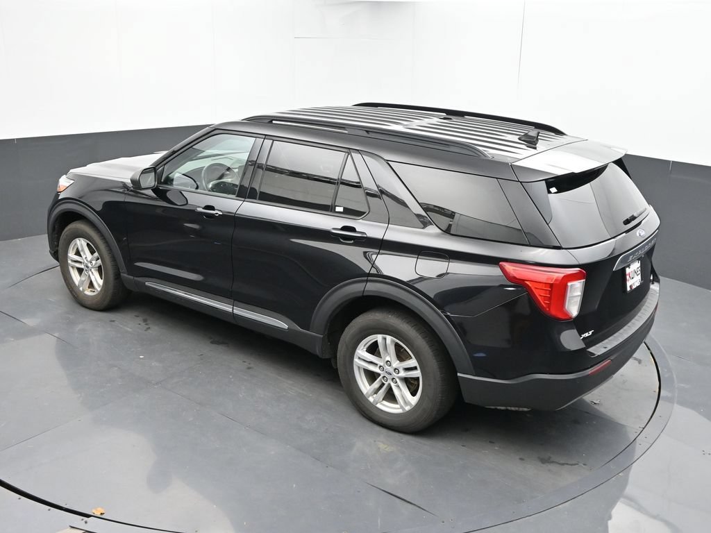 Used 2020 Ford Explorer XLT w/ Equipment Group 202A AWD/4WD image 36
