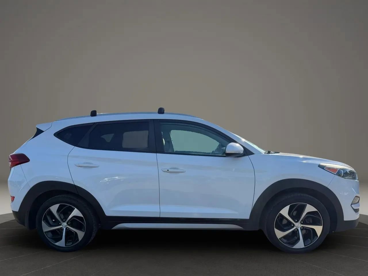 Used 2017 Hyundai Tucson Sport w/ Cargo Package AWD/4WD image 4