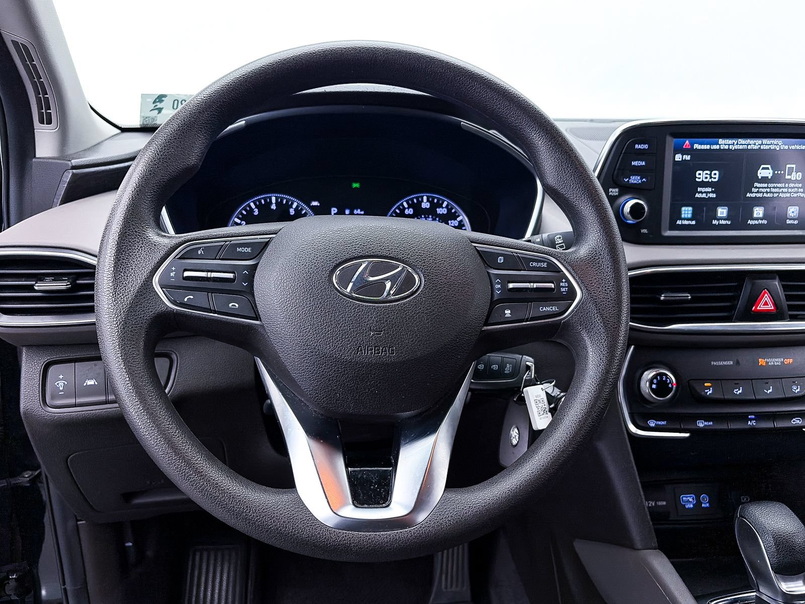 Used 2020 Hyundai Santa Fe SE FWD image 25