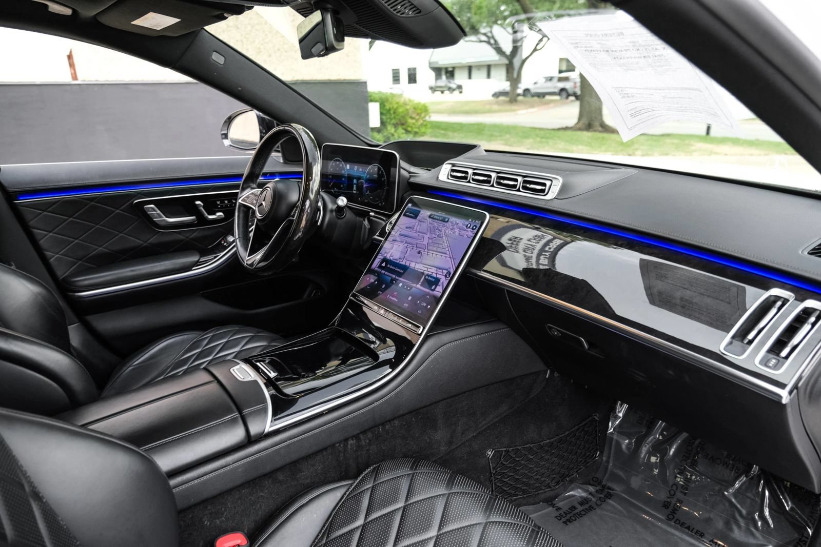 Used 2022 Mercedes-Benz S 580 4MATIC Sedan w/ AMG Line Package image 11