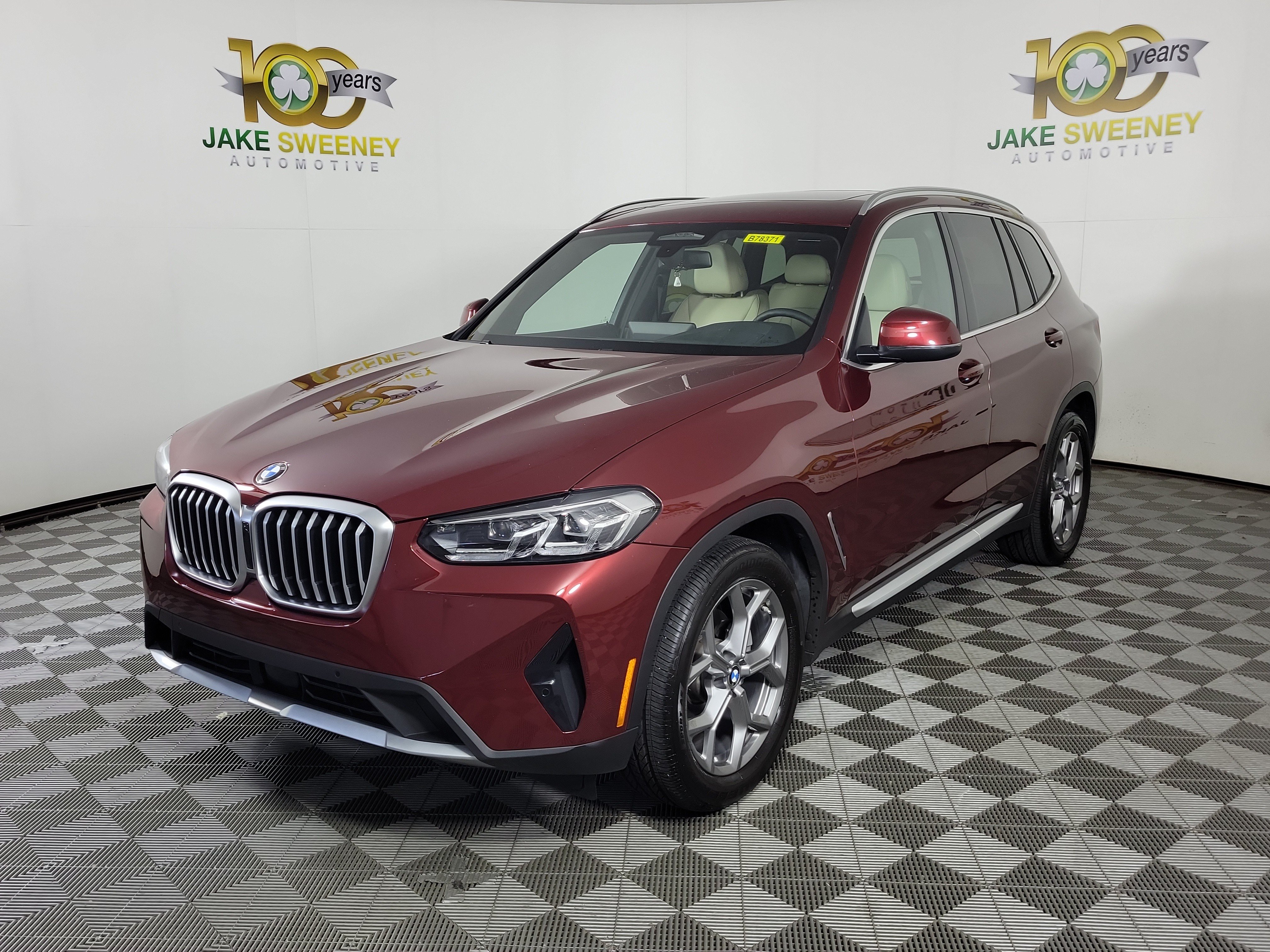 Certified 2024 BMW X3 sDrive30i w/ Premium Package RWD image 3
