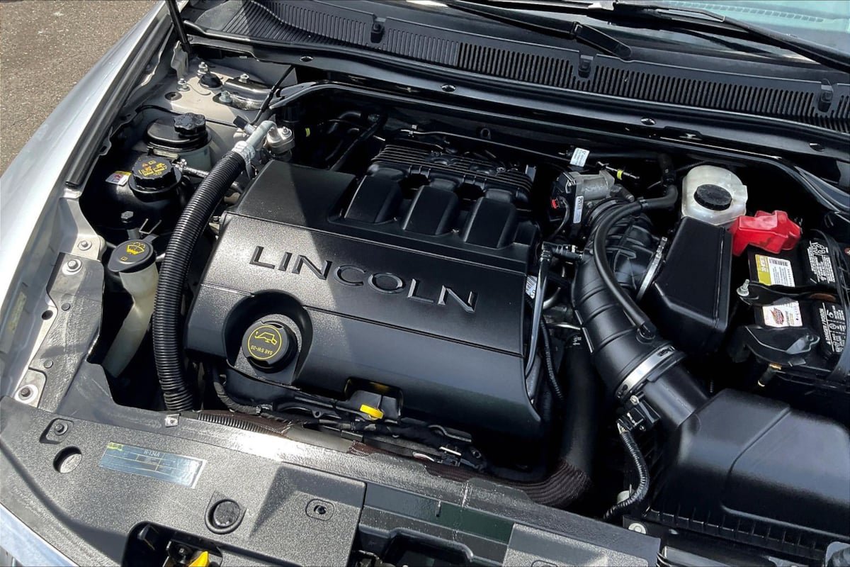 Used 2010 Lincoln MKS FWD image 28