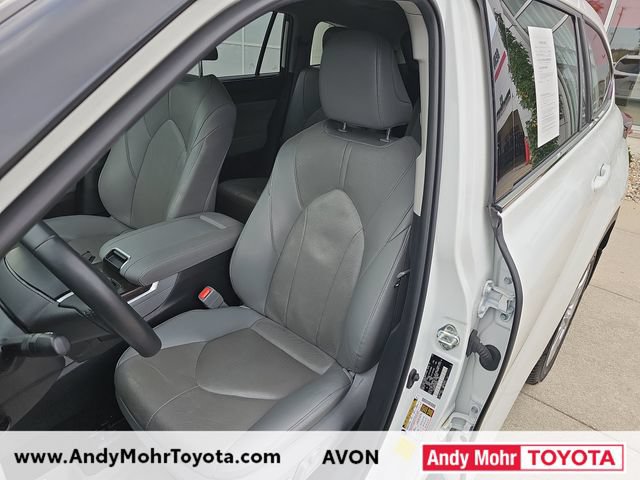 Used 2023 Toyota Highlander Limited AWD/4WD image 10