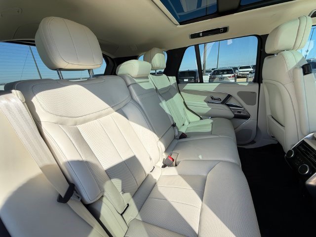 Used 2024 Land Rover Range Rover SE AWD/4WD image 17
