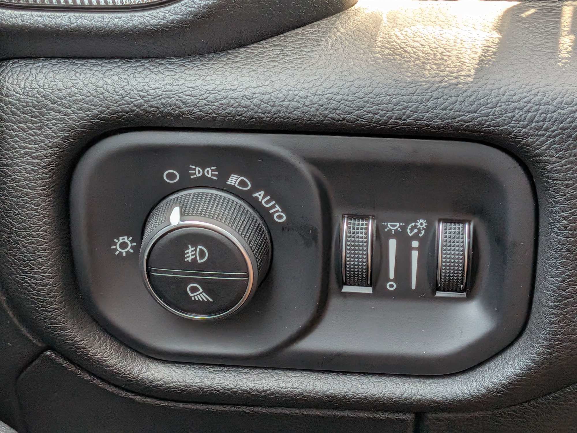 Used 2025 RAM 1500 Rebel w/ Rebel Level 2 Equipment Group AWD/4WD image 31
