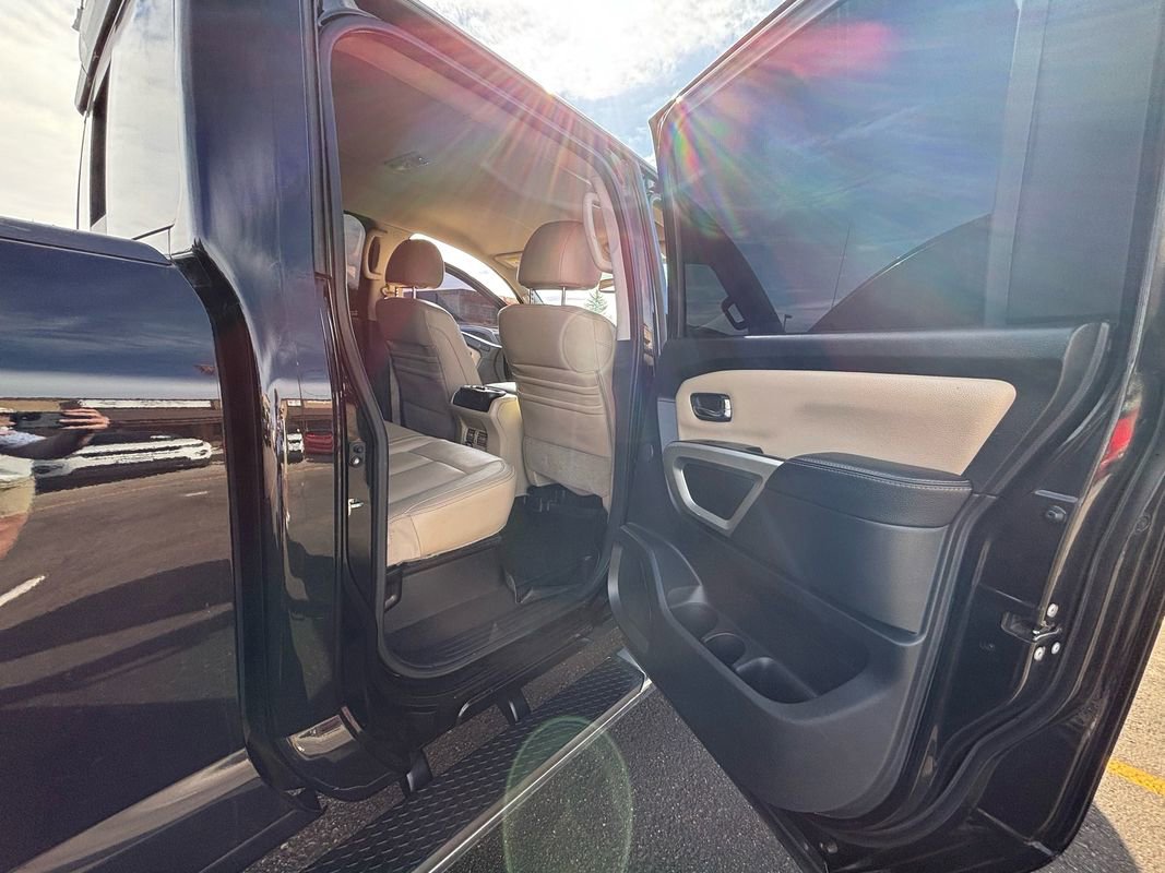 Used 2016 Nissan Titan SL image 21