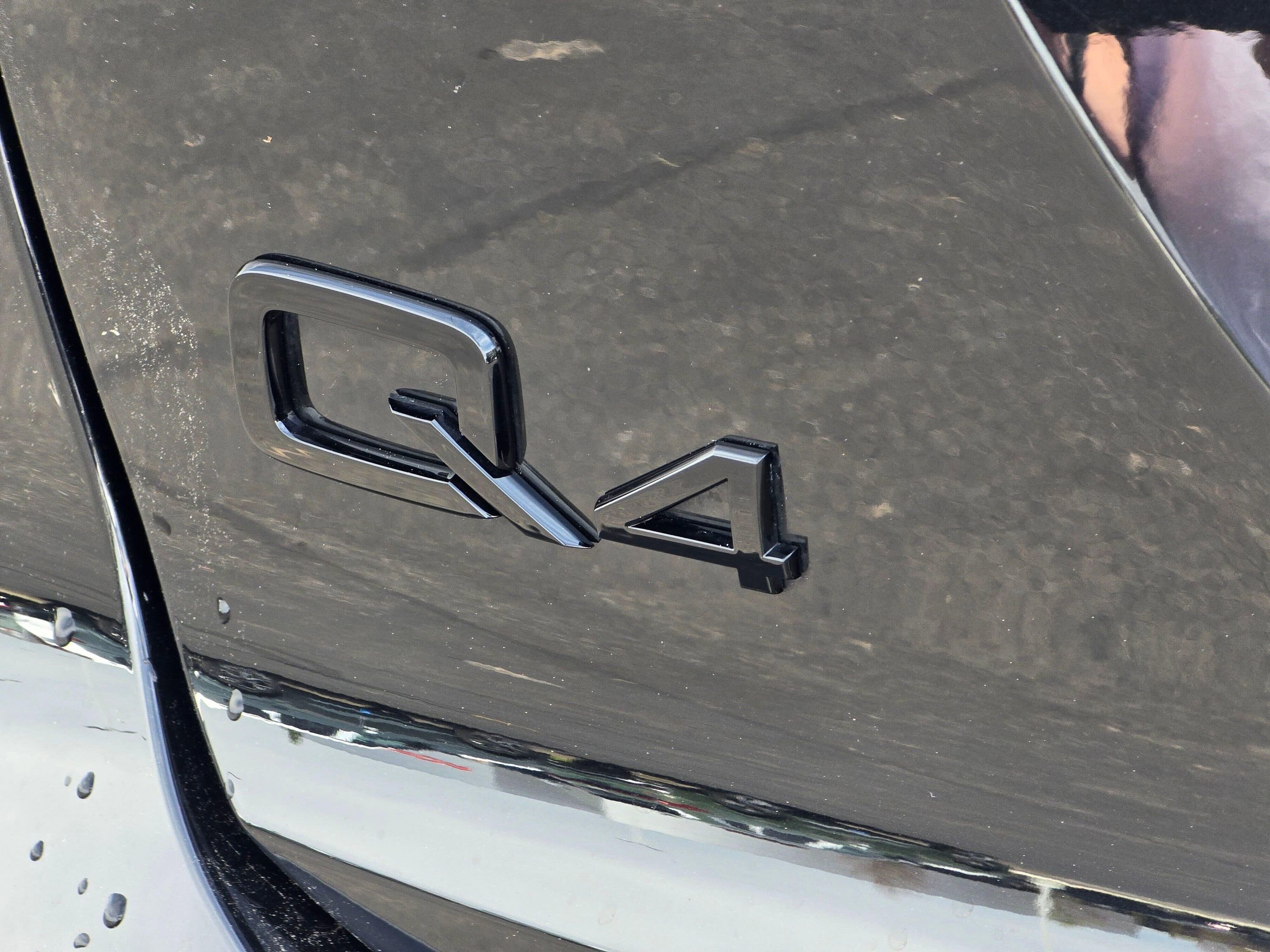 Used 2025 Audi Q4 e-tron Premium w/ Convenience Package AWD/4WD image 33