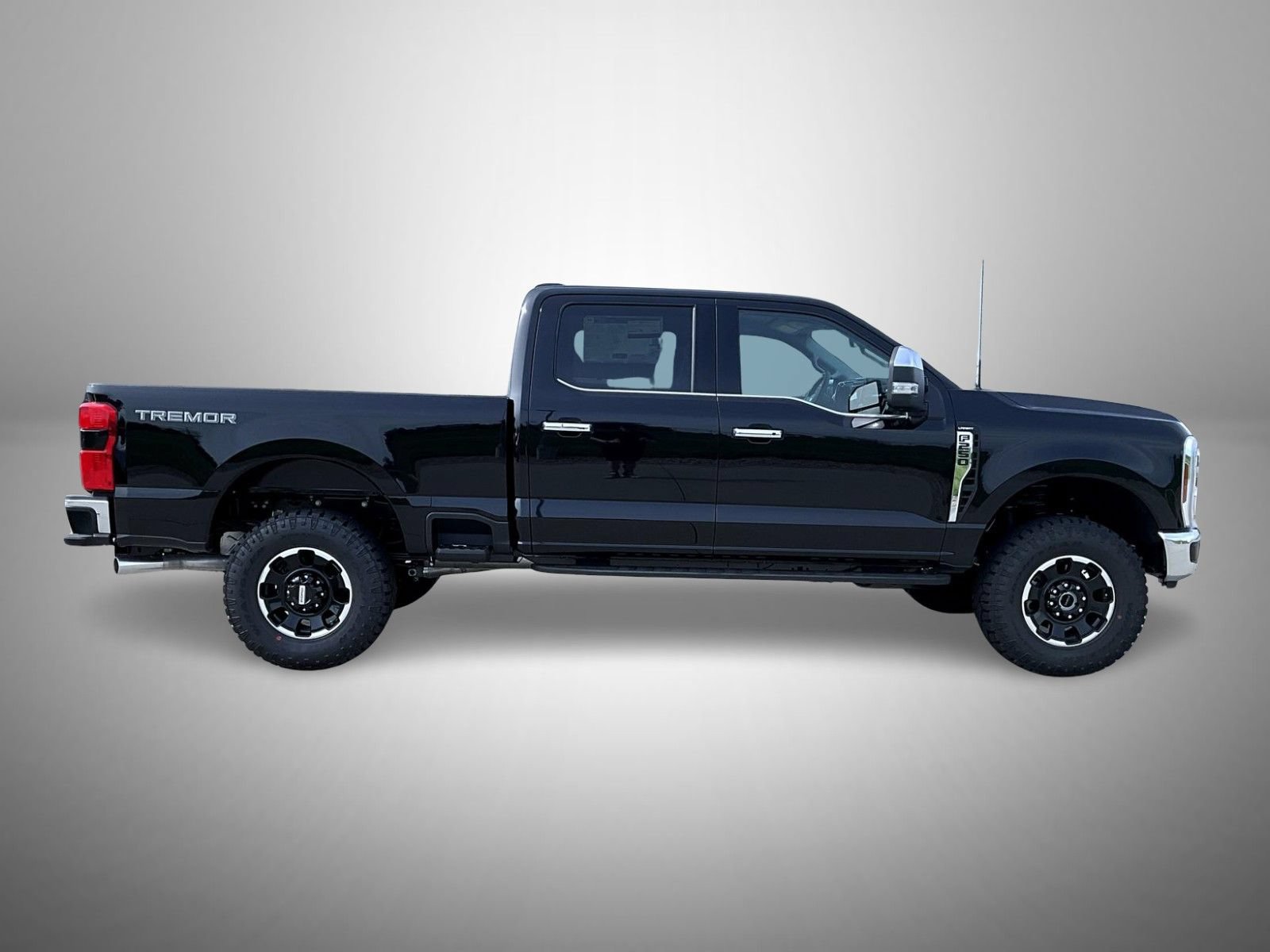 New 2026 Ford F250 Lariat w/ Tremor Off-Road Package AWD/4WD image 4