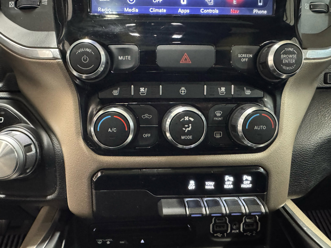 Used 2019 RAM 1500 Laramie image 32