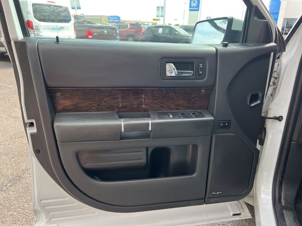 Used 2018 Ford Flex Limited image 21