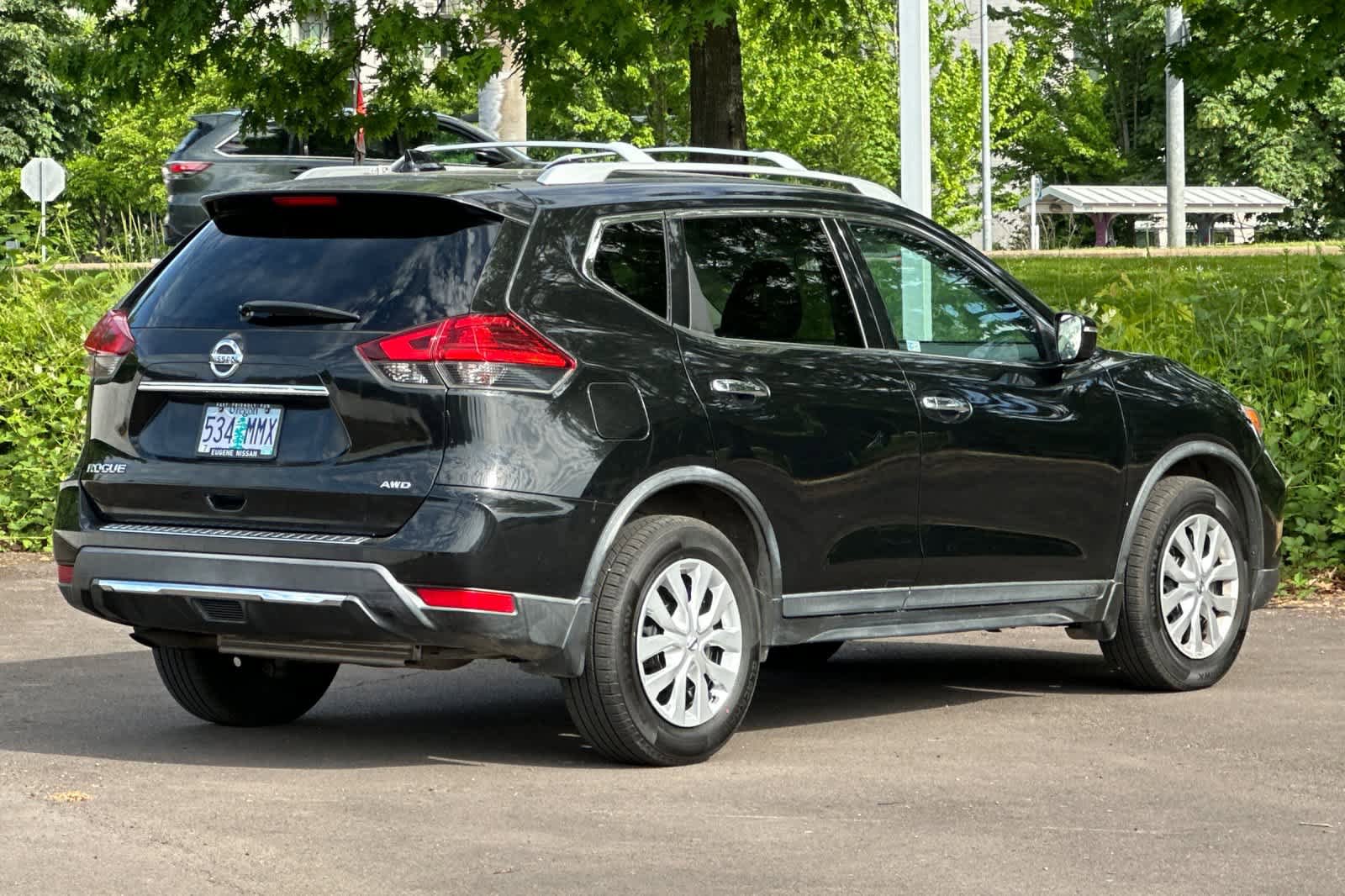 Used 2017 Nissan Rogue S w/ Appearance Package AWD/4WD image 2
