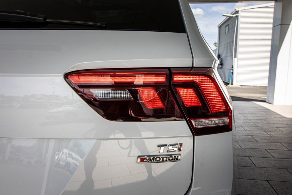 Used 2018 Volkswagen Tiguan S AWD/4WD image 13