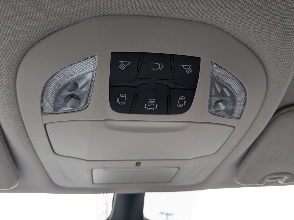 Used 2024 Chrysler Pacifica Touring-L FWD image 32