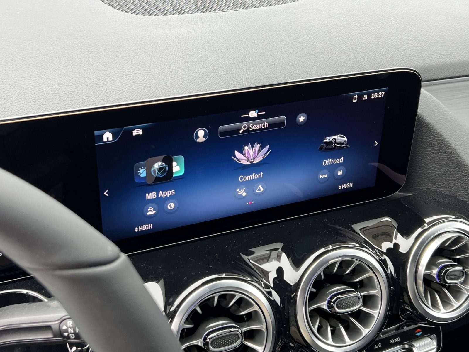 New 2026 Mercedes-Benz GLA 250 4MATIC image 18