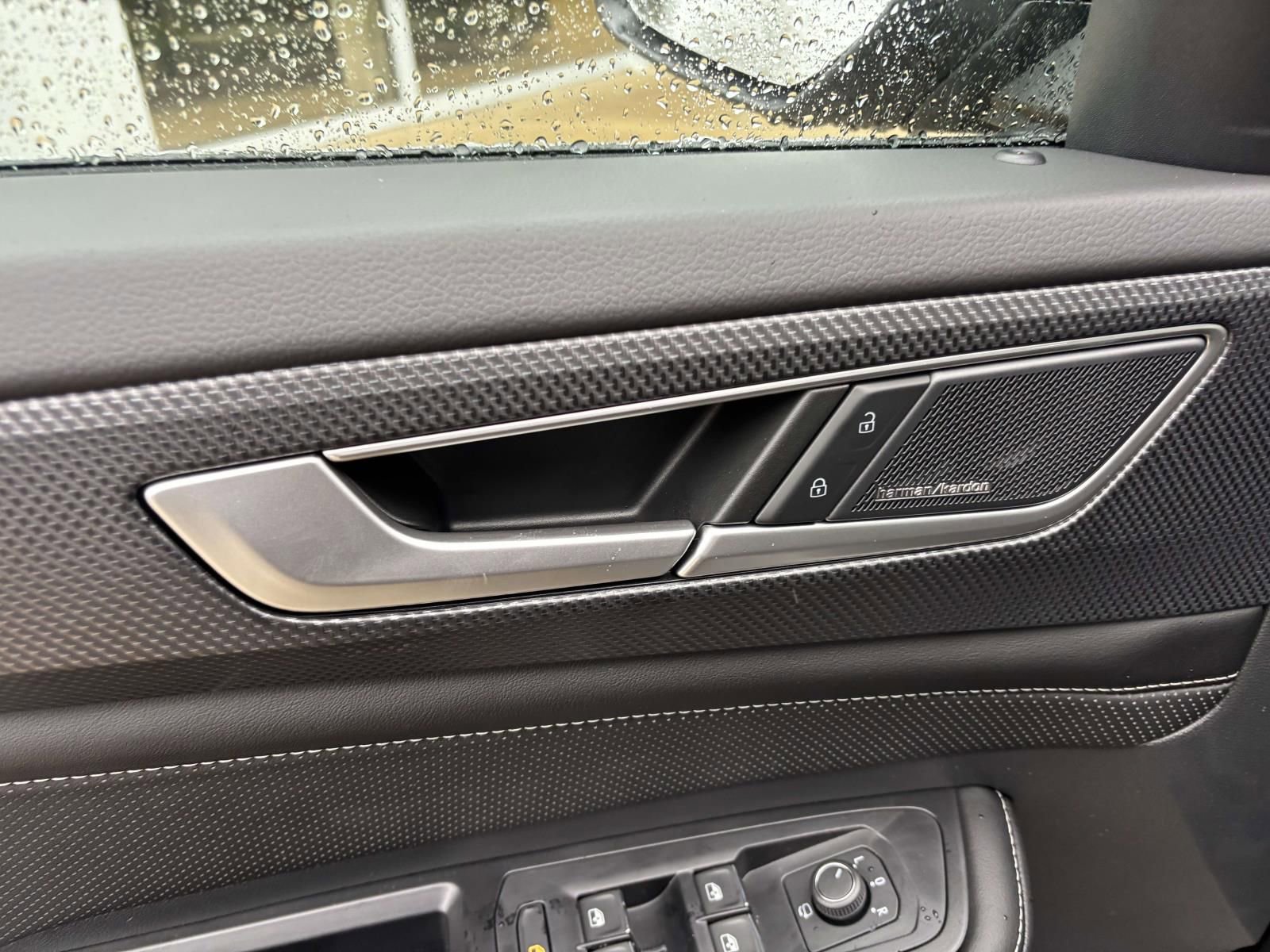 New 2026 Volkswagen Atlas Cross Sport SEL Premium R-Line image 12