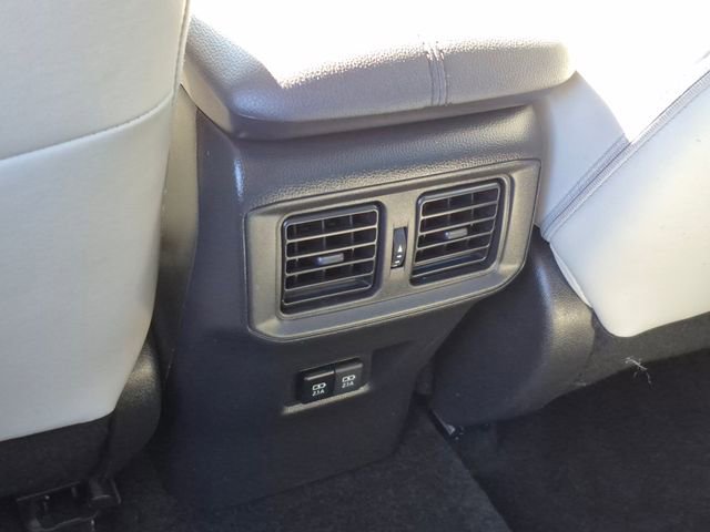 Used 2021 Toyota RAV4 XLE Premium image 17