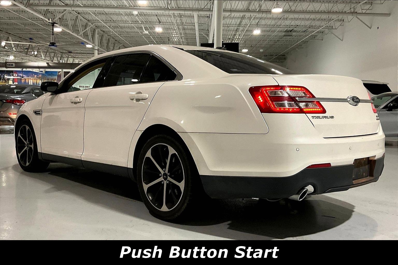 Used 2016 Ford Taurus SEL w/ Equipment Group 201A FWD image 3
