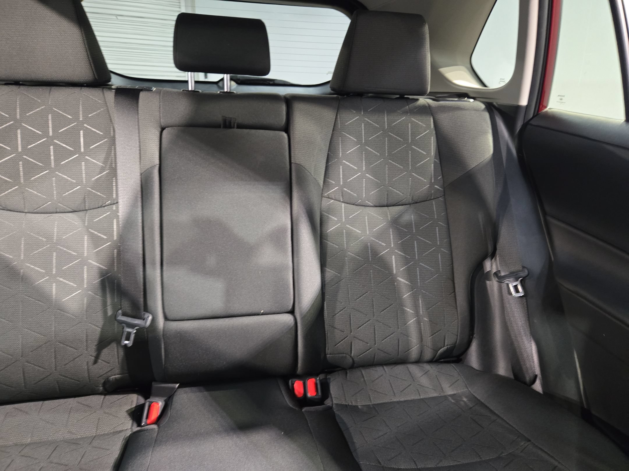 Used 2020 Toyota RAV4 XLE w/ Convenience Package FWD image 14