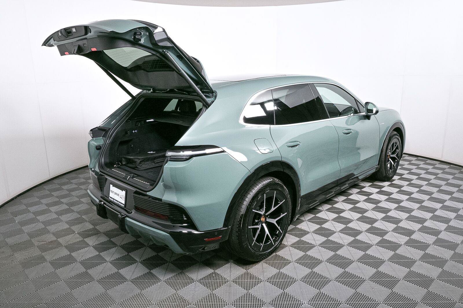 New 2026 Porsche Cayenne Electric AWD/4WD image 30
