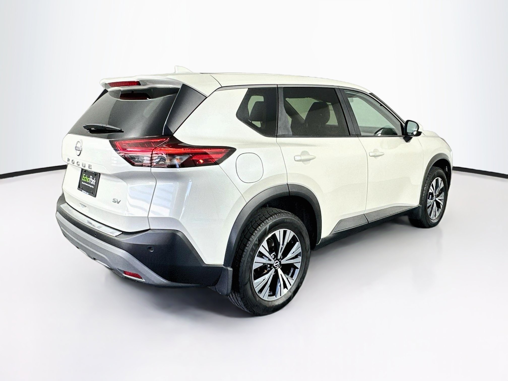 Used 2023 Nissan Rogue SV FWD image 9