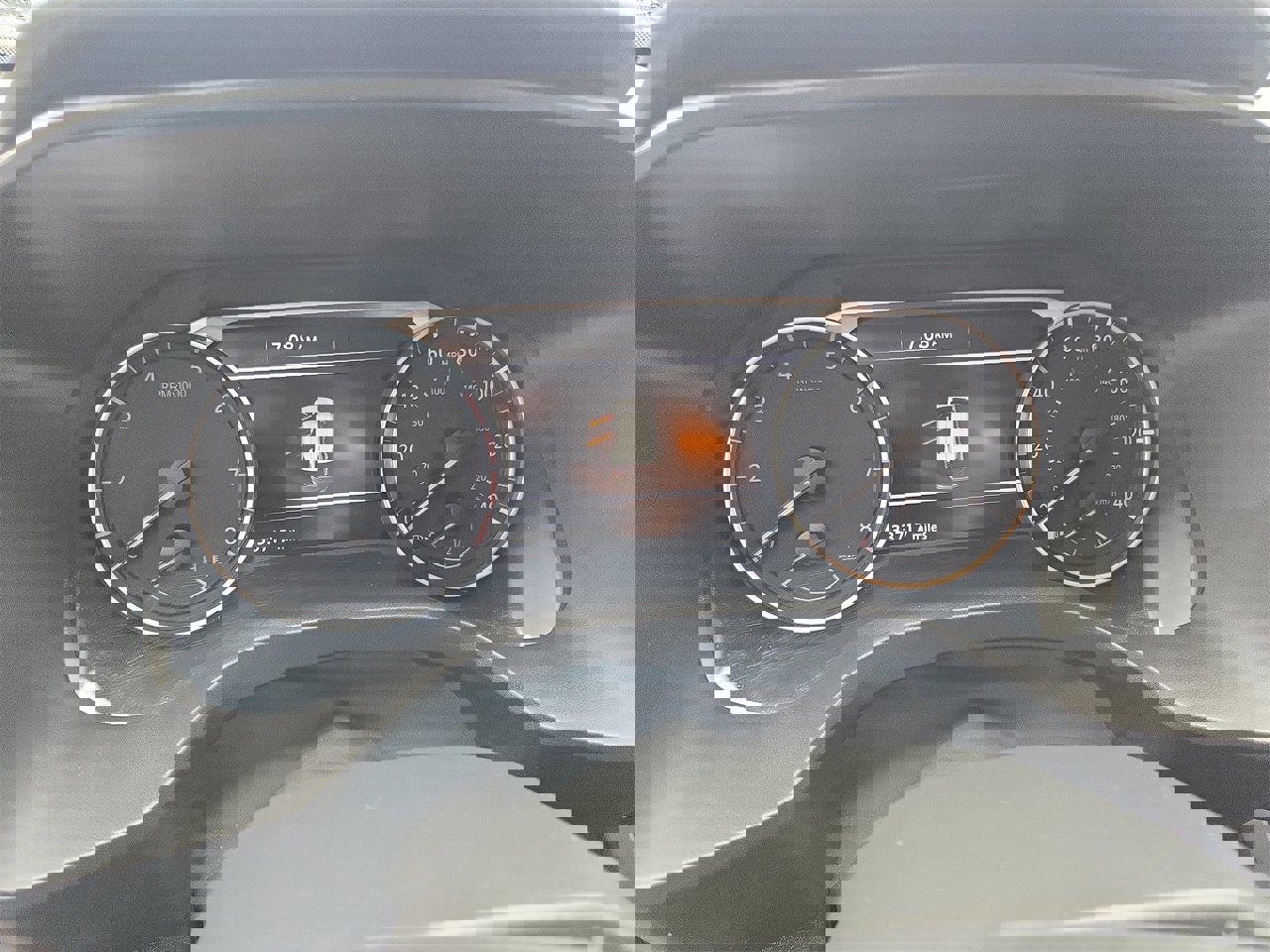 Used 2025 Nissan Rogue SV image 8