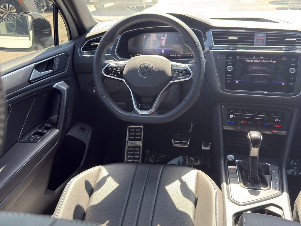 Used 2024 Volkswagen Tiguan SE R-Line image 27