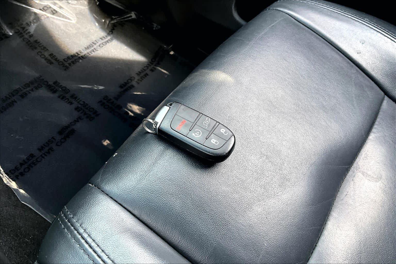 Used 2019 Jeep Grand Cherokee Limited AWD/4WD image 15