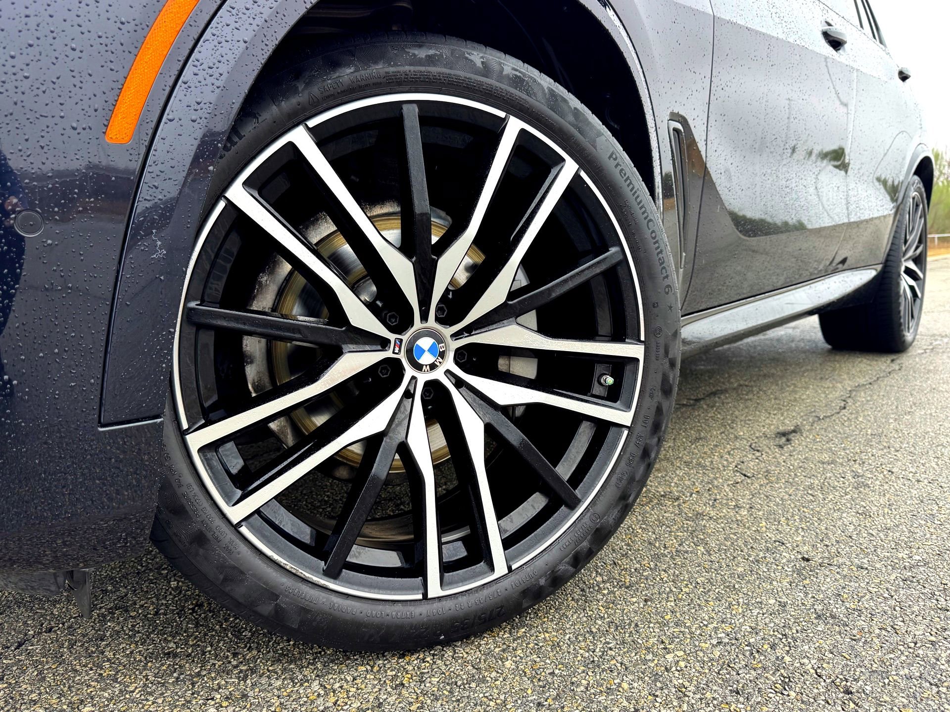 Used 2022 BMW X5 xDrive40i w/ M Sport Package image 2