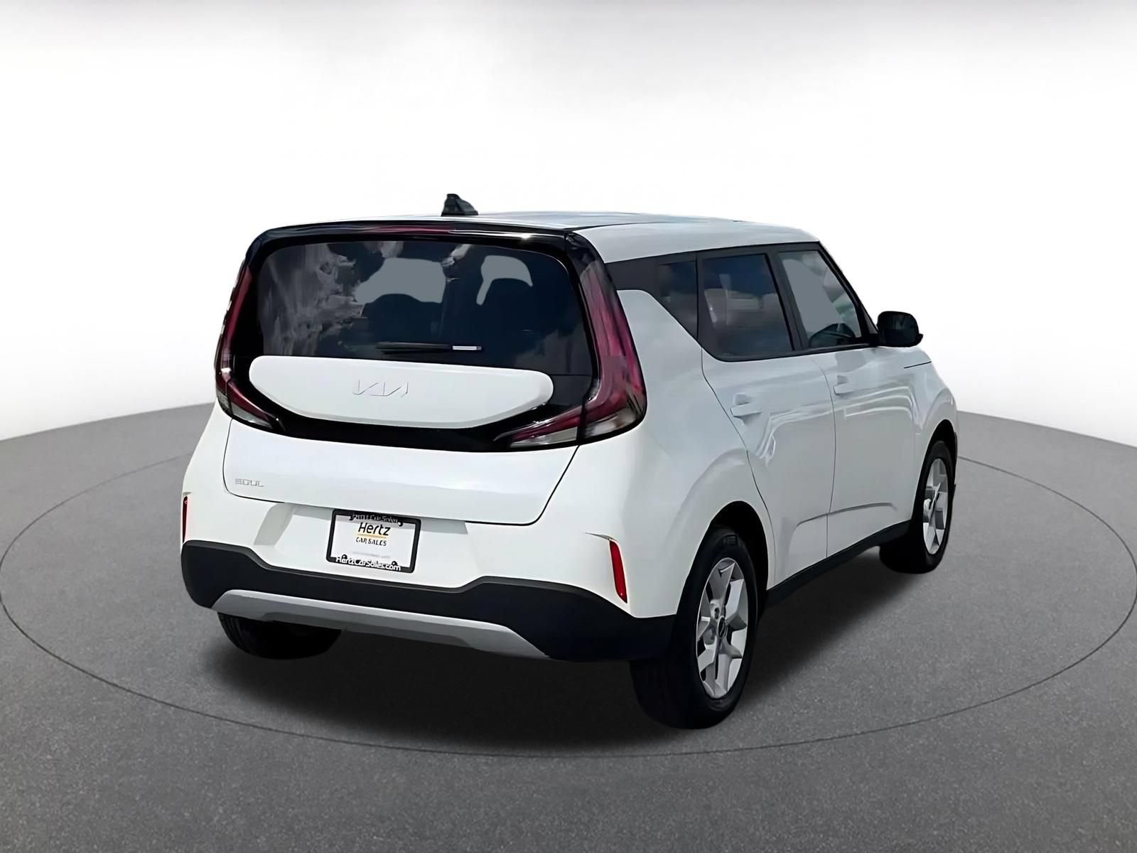 Used 2025 Kia Soul LX w/ LX Technology Package FWD image 13