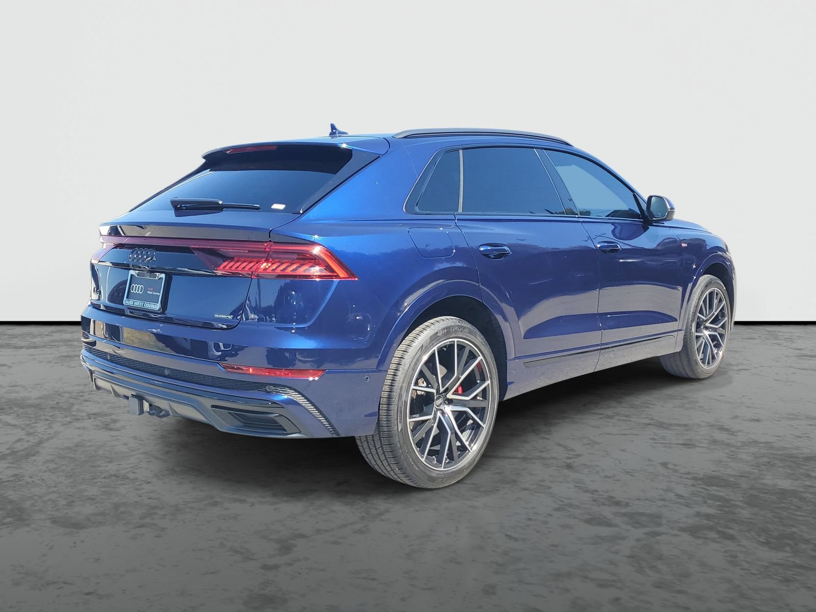 Used 2022 Audi Q8 Premium Plus AWD/4WD image 4