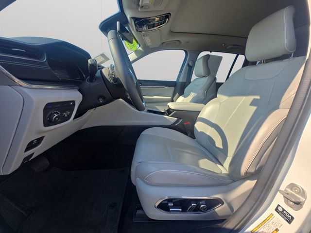 Used 2022 Jeep Grand Cherokee Overland w/ Luxury Tech Group IV image 10