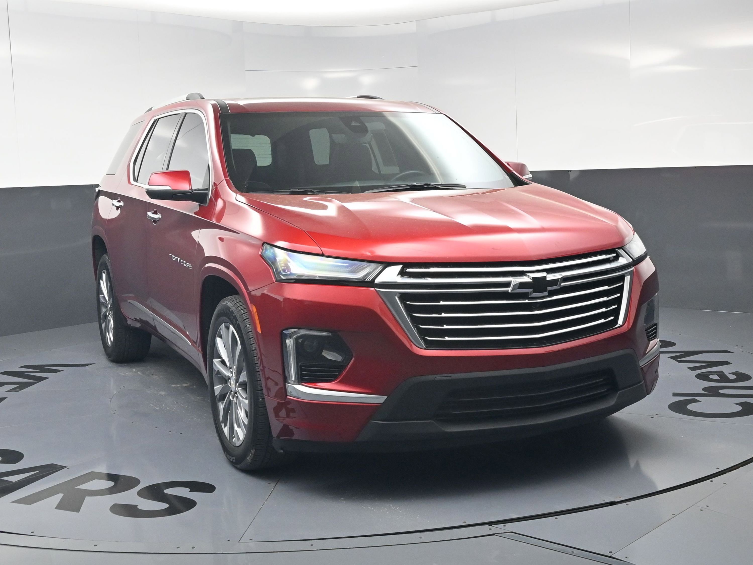 Used 2023 Chevrolet Traverse Premier w/ LPO, Floor Liner Package image 3