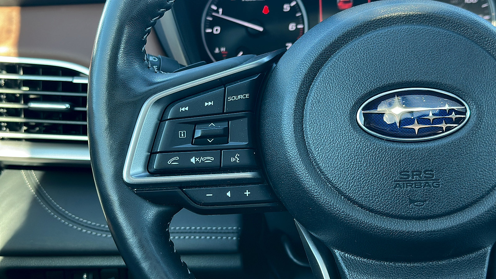 Certified 2023 Subaru Outback Touring XT AWD/4WD image 11