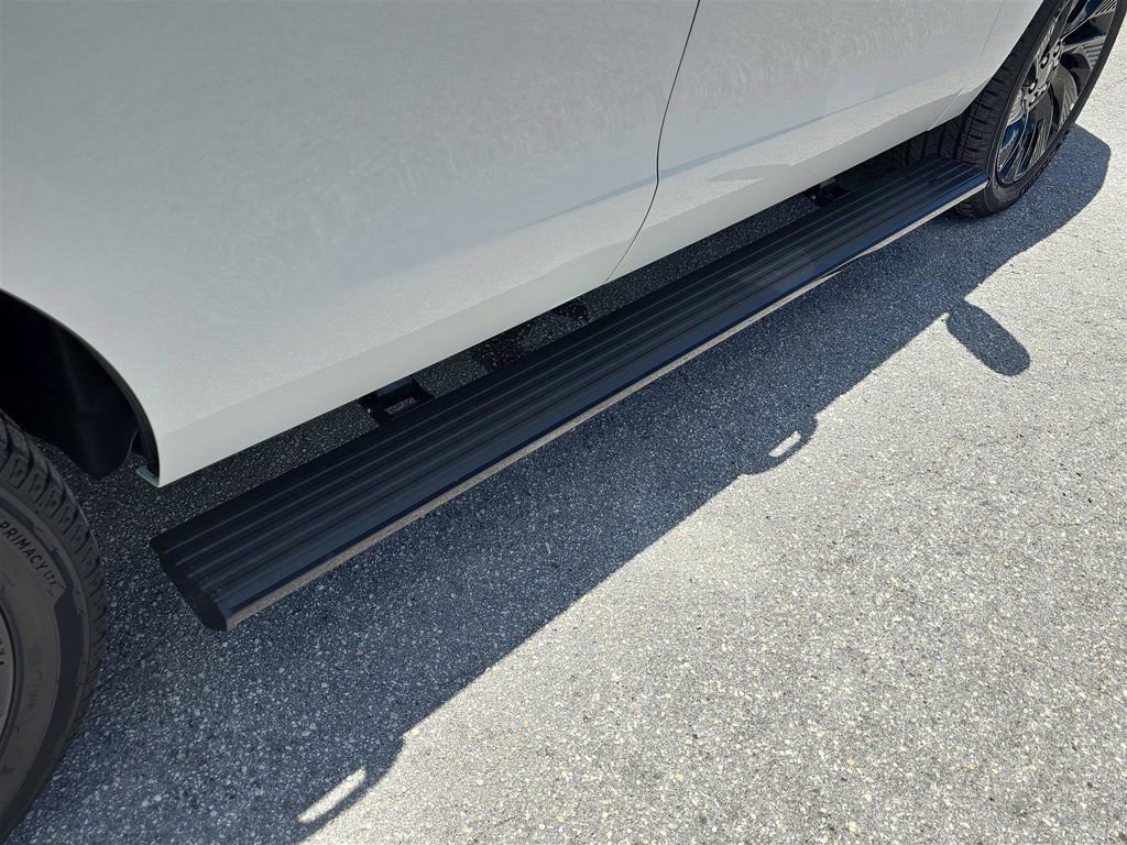 New 2025 Lincoln Navigator Reserve w/ Jet Appearance Package image 31