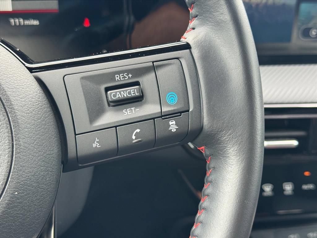 Certified 2025 Nissan Kicks SR FWD image 17