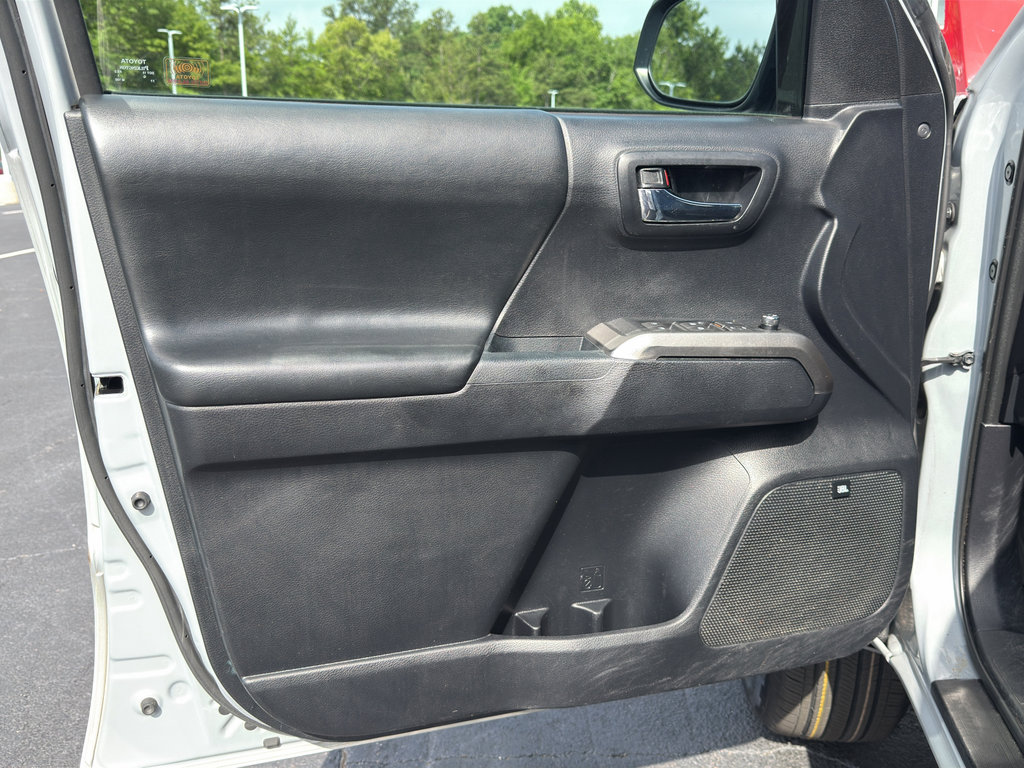 Used 2018 Toyota Tacoma Limited AWD/4WD image 26