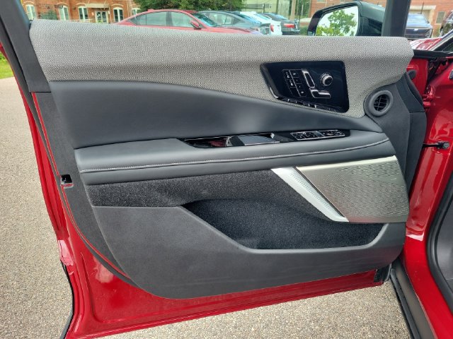 New 2027 Cadillac Optiq Luxury w/ LPO, Floor Liner Package AWD/4WD image 20