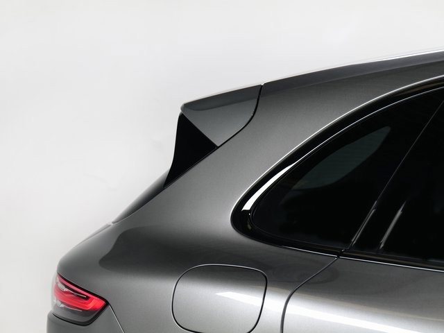 Certified 2022 Porsche Cayenne Turbo image 27