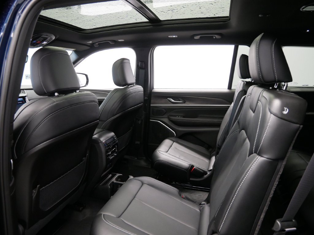 New 2027 Jeep Grand Cherokee L Limited AWD/4WD image 13