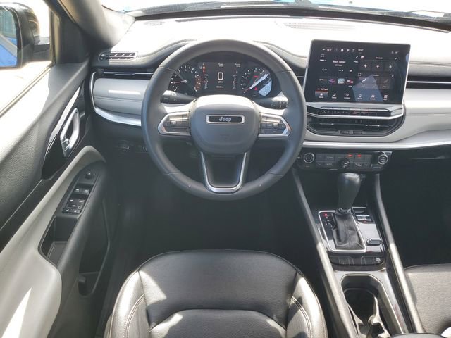 Used 2025 Jeep Compass Limited AWD/4WD image 31