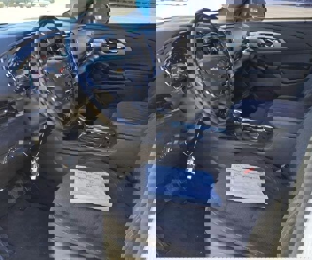 Used 2023 Chevrolet Traverse LT image 9