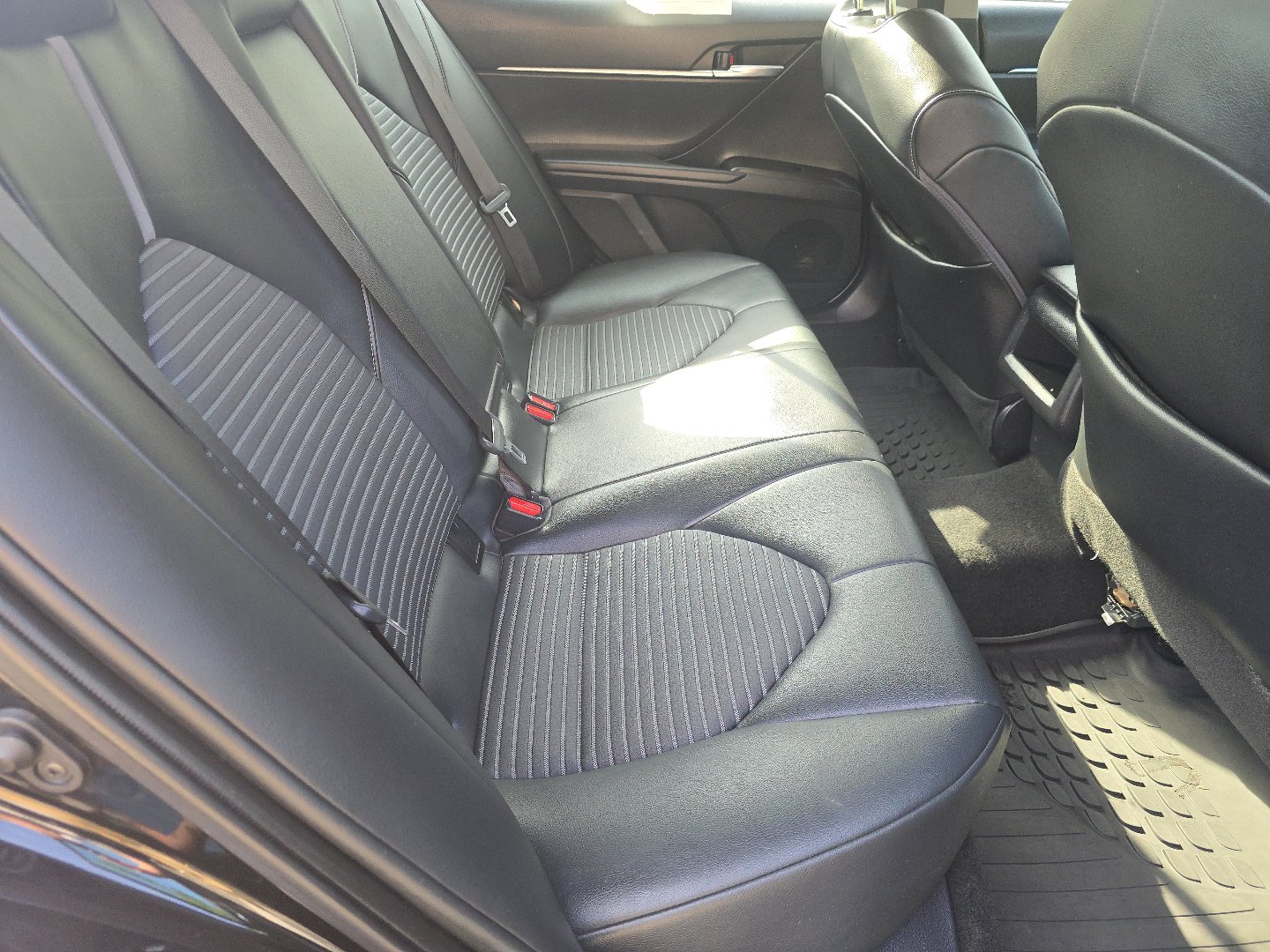 Used 2022 Toyota Camry SE w/ Convenience Package image 16