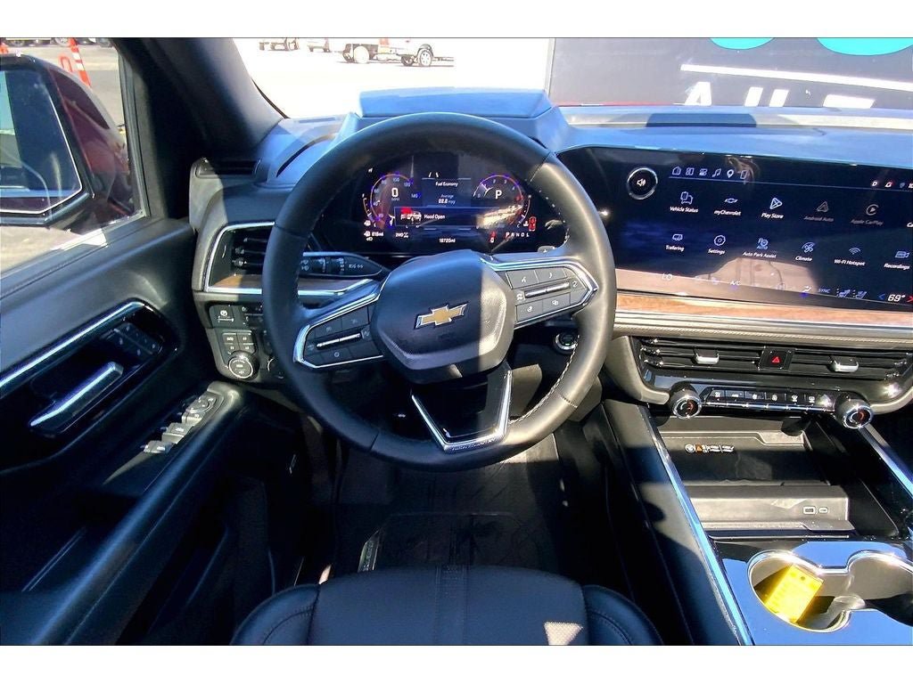 Used 2026 Chevrolet Tahoe High Country AWD/4WD image 6