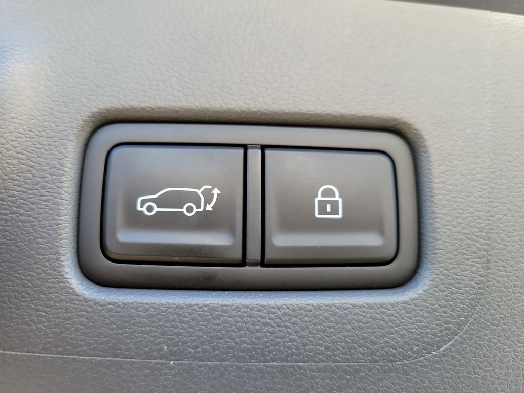 Certified 2025 Hyundai Santa Fe SEL image 8