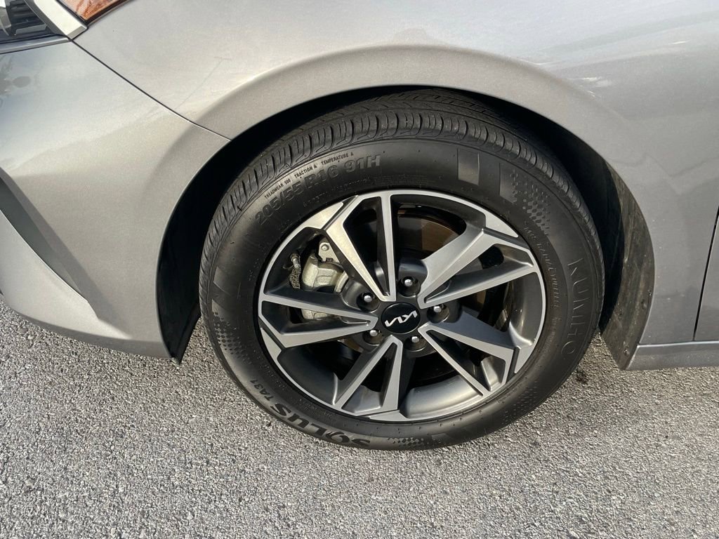 Certified 2024 Kia Forte LXS w/ LXS Technology Package FWD image 29