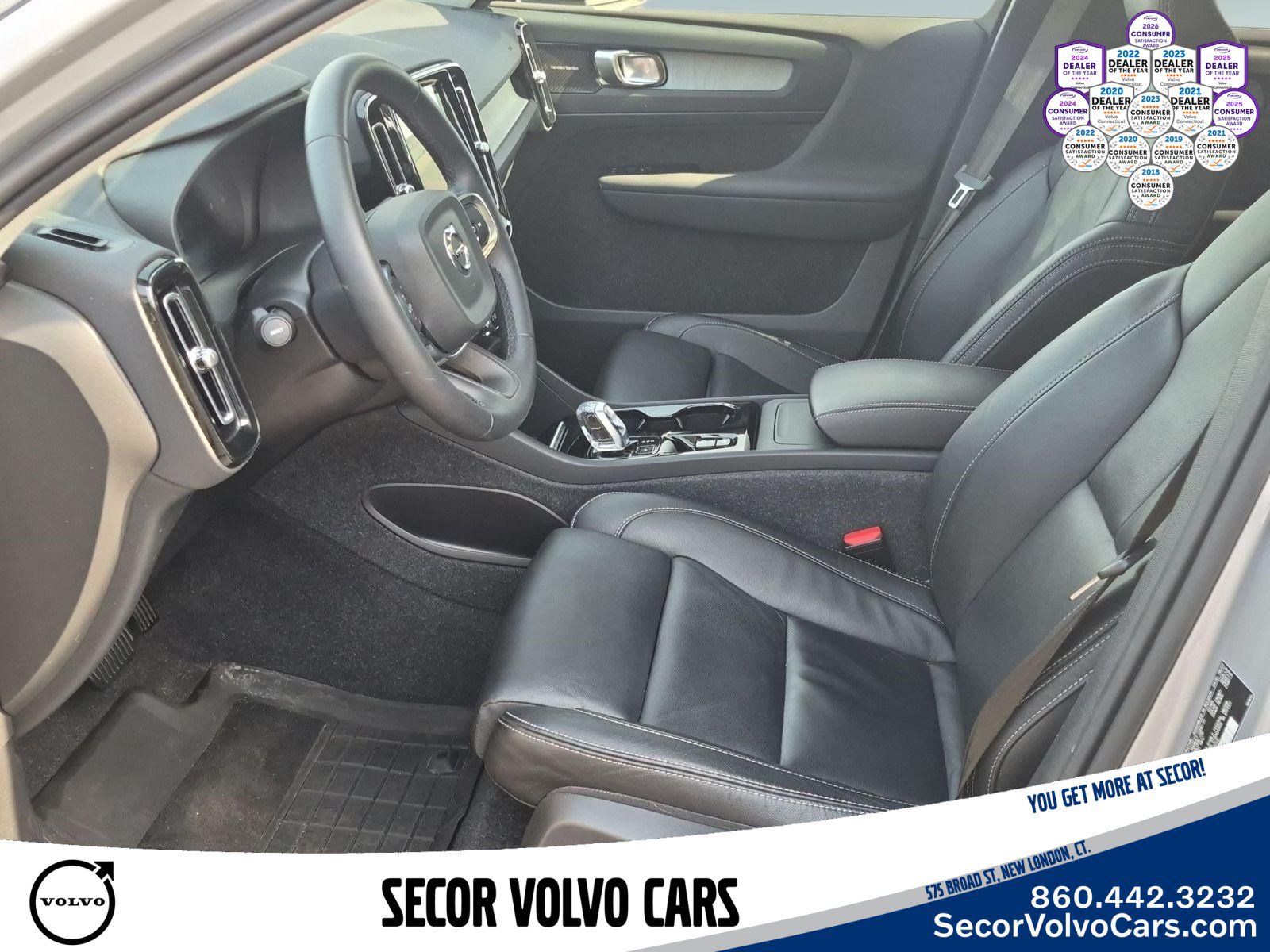 Used 2024 Volvo XC40 B5 Plus w/ Climate Package AWD/4WD image 12